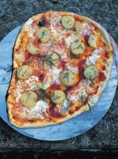 Potatoes, mozzarella, rosemary, thyme & tomato pizza topping