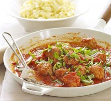 Meatballs with tomato & green olive sauce