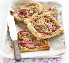 Rhubarb puffs with oaty streusel topping
