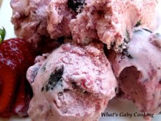 Strawberry Ice Cream with Oreo and Chocolate Chunks