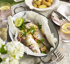 Sea bass en papillote with Thai flavours