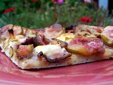 Fresh Fig, Caramelized Onion and Goat Cheese Gourmet Pizza