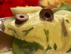 Peruvian Potatoes with Spicy Cream Sauce (Papas a la Huancaina)