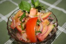 Ww Tomato Salad With Red Onion and Basil 2-Points